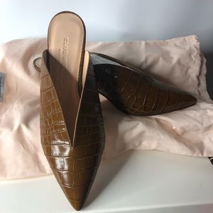 Club Monaco Nahdine Mules in Honey Rum colouring!
